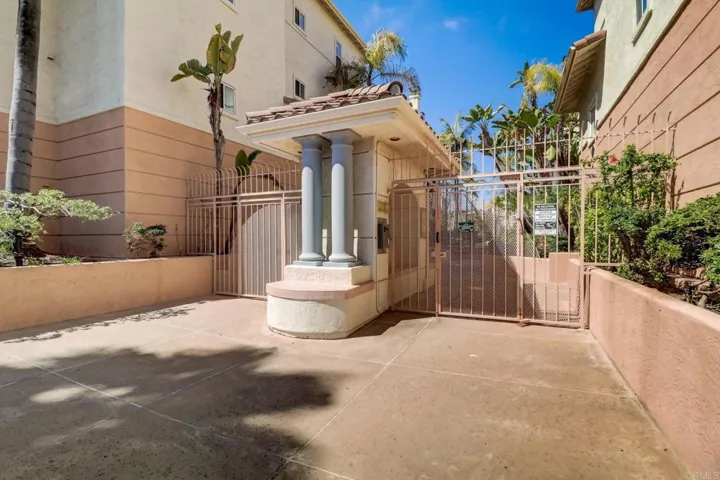 640 Camino De La Reina 1308, San Diego, California 92108