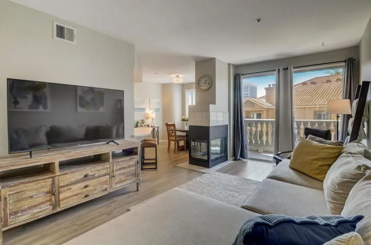 640 Camino De La Reina 1308, San Diego, California 92108