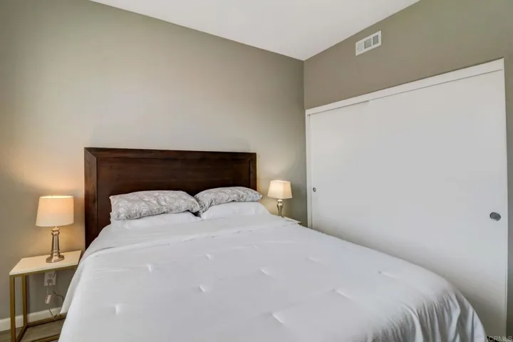 640 Camino De La Reina 1308, San Diego, California 92108