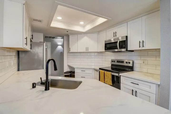 640 Camino De La Reina 1308, San Diego, California 92108