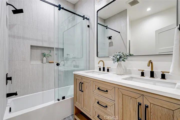 Main Bath Dual Vanity