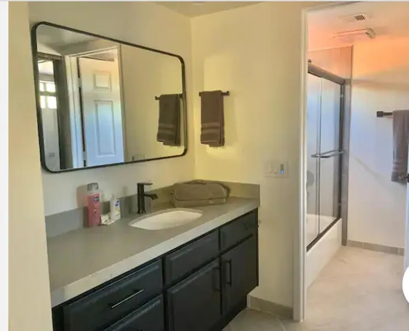 115 bathroom 1st bedroom