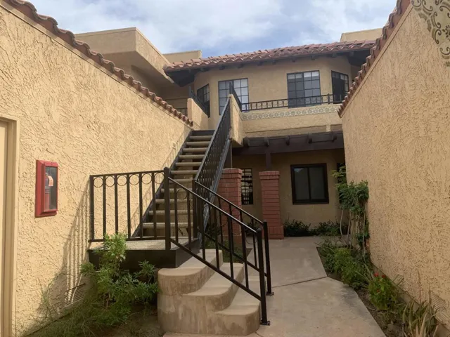 115 0 view of stairs