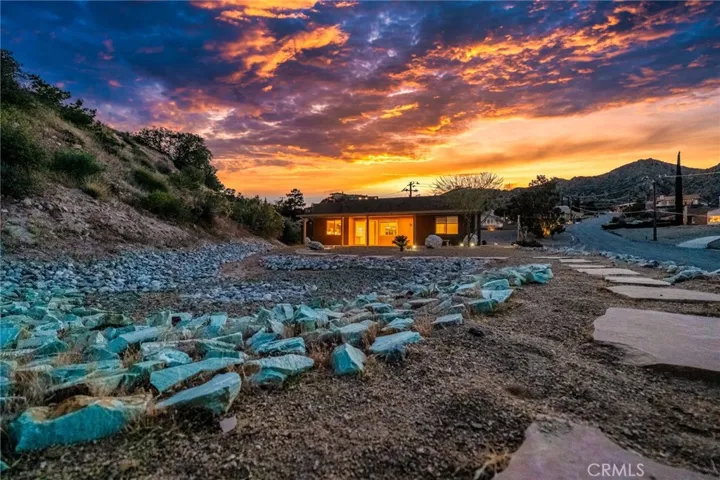 54093 Ridge Road, Yucca Valley, California 92284