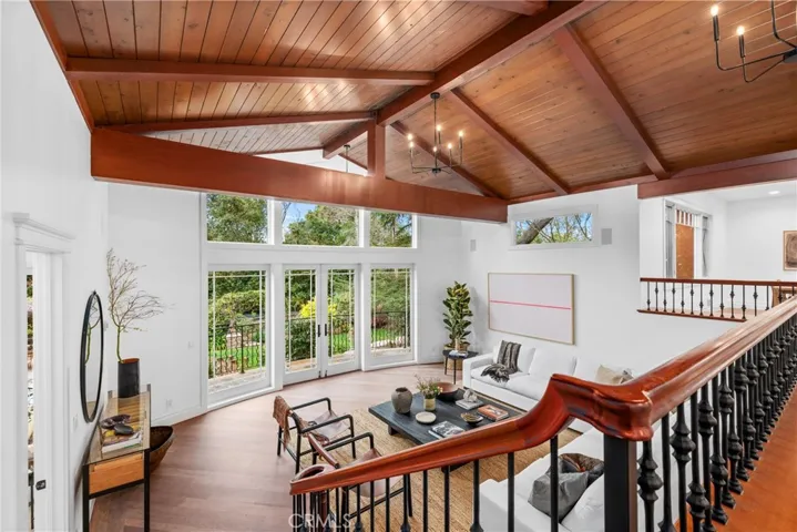 grand family room