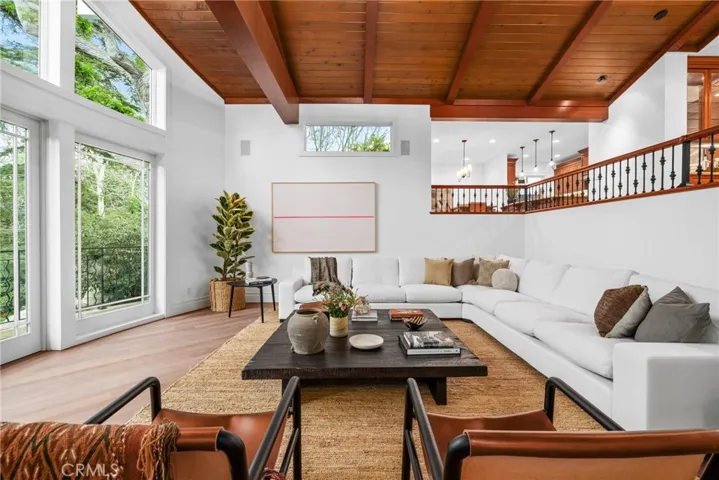 grand family room