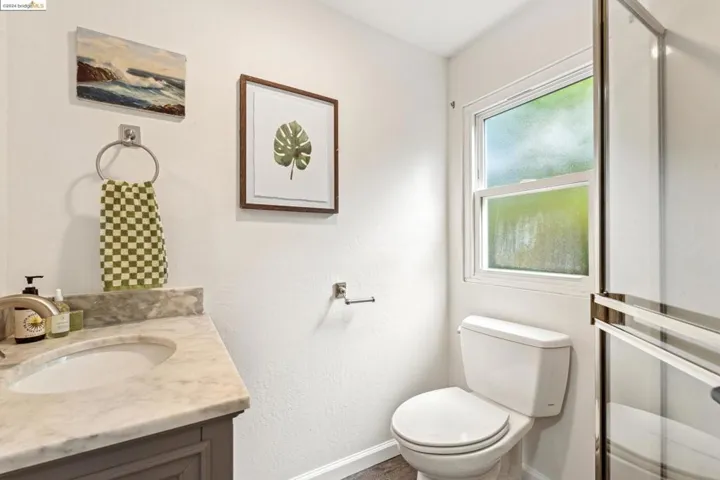 8 Selkirk St, Oakland, California 94619