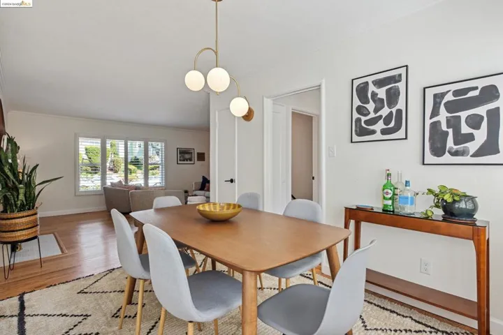 8 Selkirk St, Oakland, California 94619