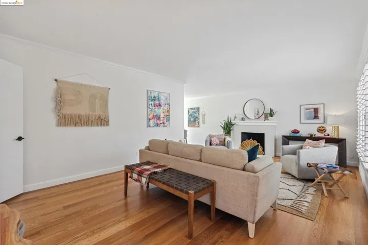 8 Selkirk St, Oakland, California 94619