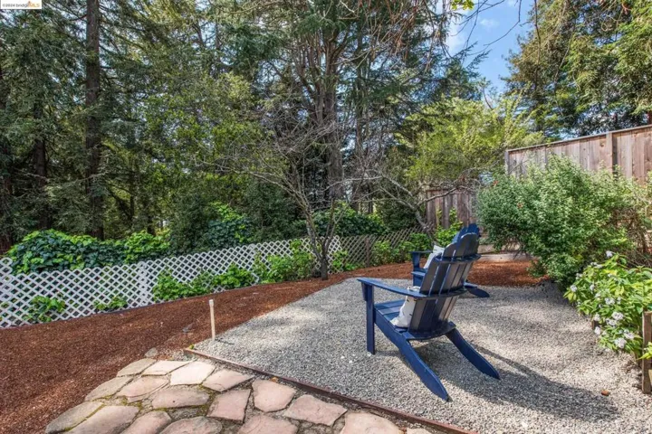 8 Selkirk St, Oakland, California 94619