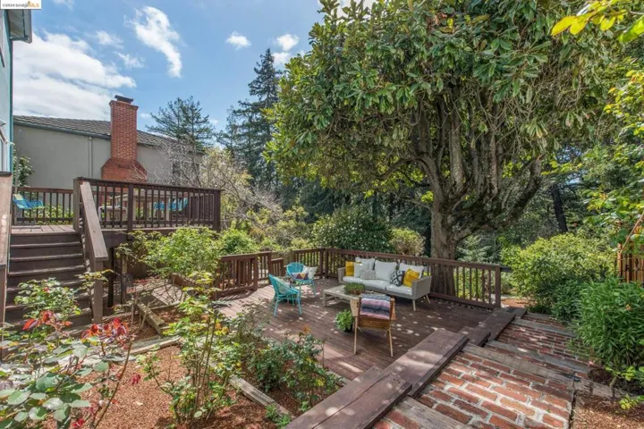 8 Selkirk St, Oakland, California 94619