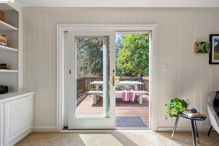 8 Selkirk St, Oakland, California 94619