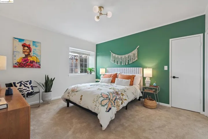 8 Selkirk St, Oakland, California 94619