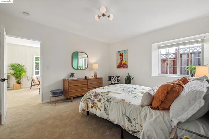 8 Selkirk St, Oakland, California 94619
