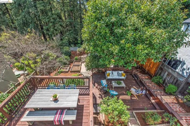 8 Selkirk St, Oakland, California 94619