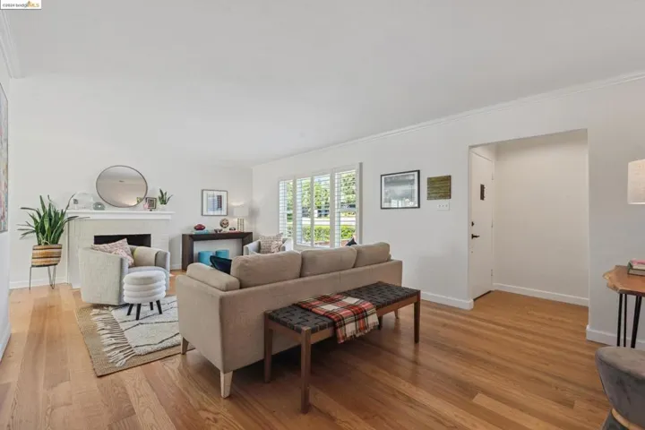 8 Selkirk St, Oakland, California 94619