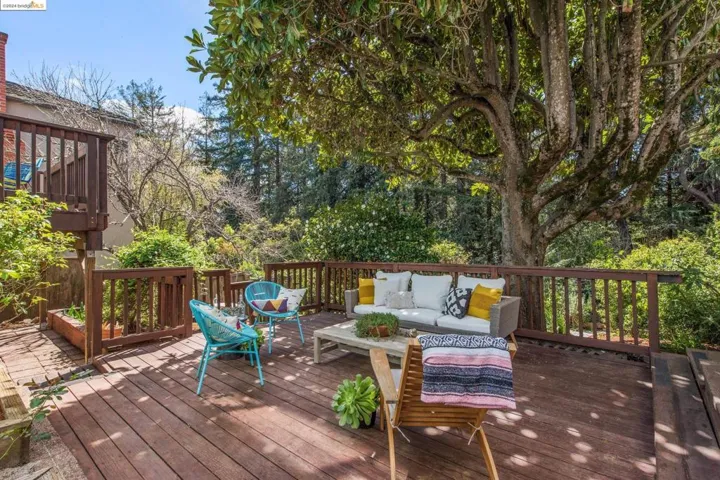8 Selkirk St, Oakland, California 94619