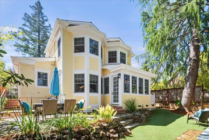20665 Lomita Avenue, Saratoga, California 95070