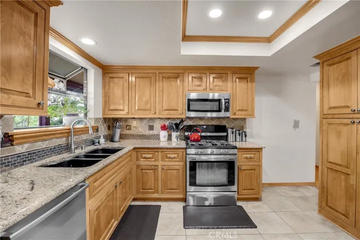 Kitchen features lots of Room and Counterspace to work!