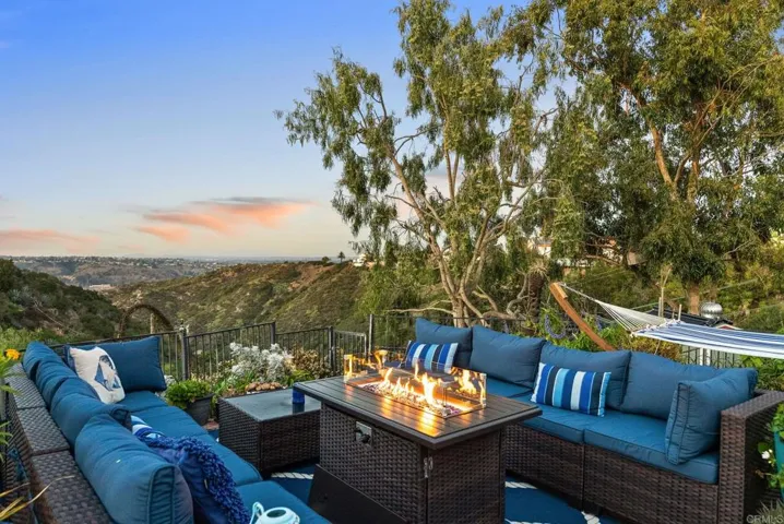 Looove that canyon view!
