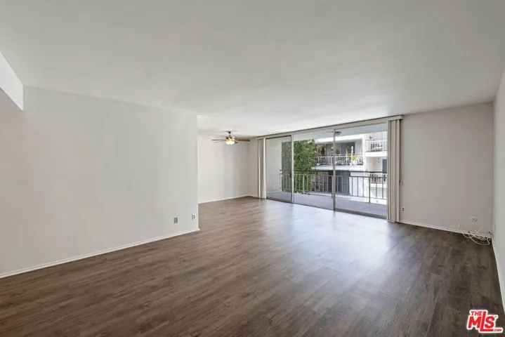 7260 Hillside Avenue 207, Los Angeles, California 90046