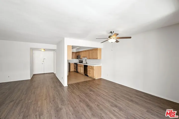 7260 Hillside Avenue 207, Los Angeles, California 90046