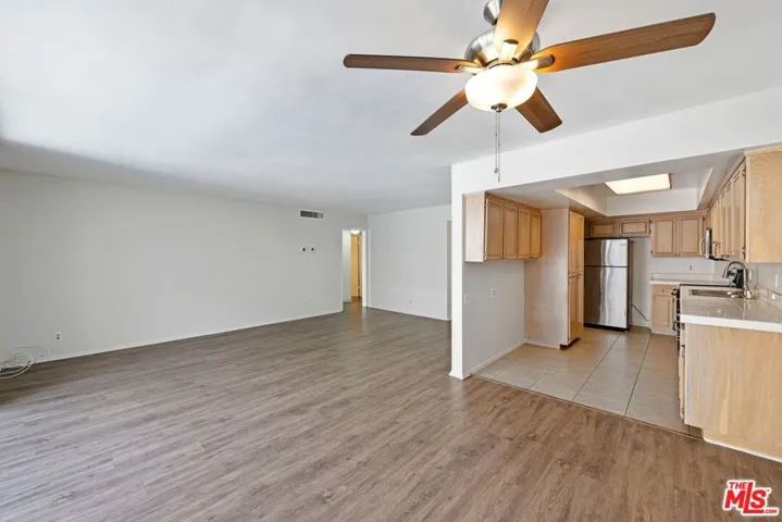 7260 Hillside Avenue 207, Los Angeles, California 90046
