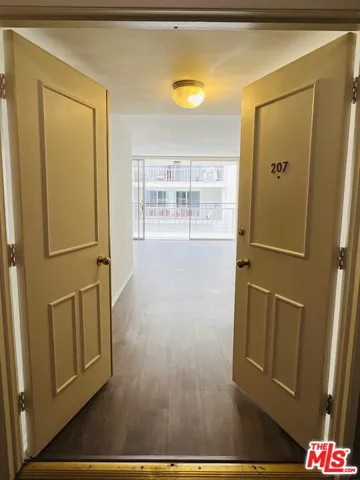 7260 Hillside Avenue 207, Los Angeles, California 90046