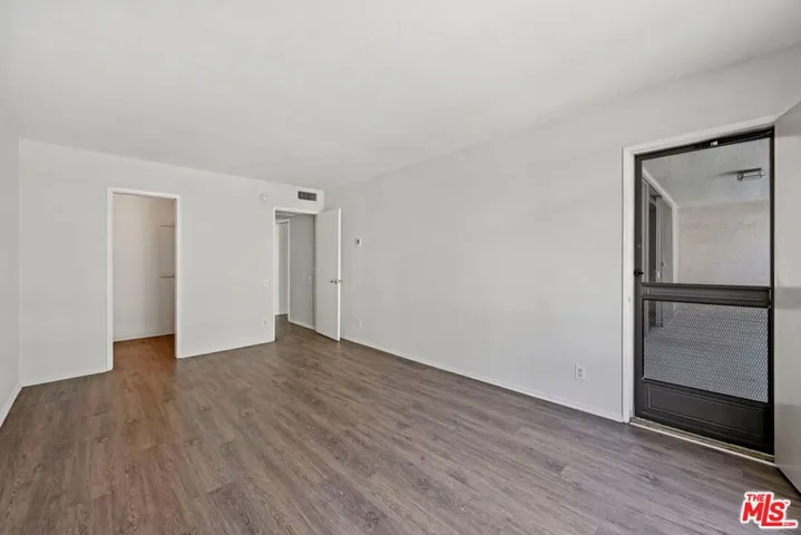 7260 Hillside Avenue 207, Los Angeles, California 90046