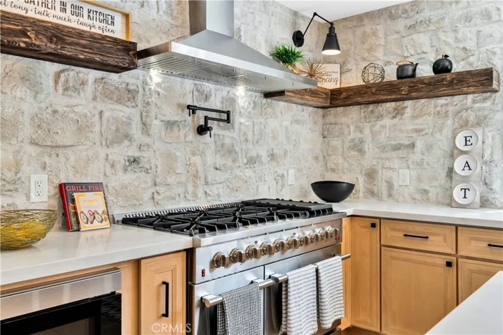 6590 E Edinboro Circle, Anaheim Hills, California 92807
