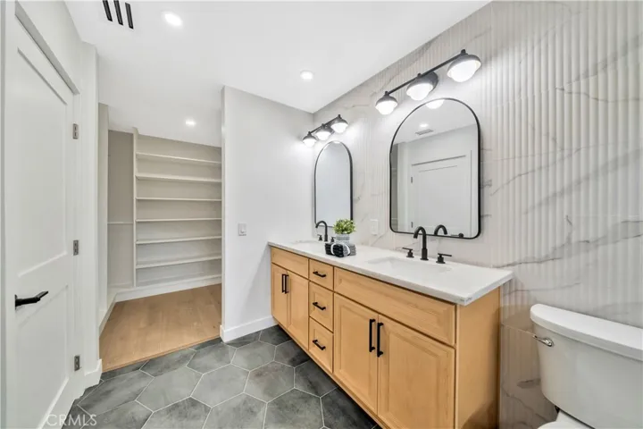 6590 E Edinboro Circle, Anaheim Hills, California 92807