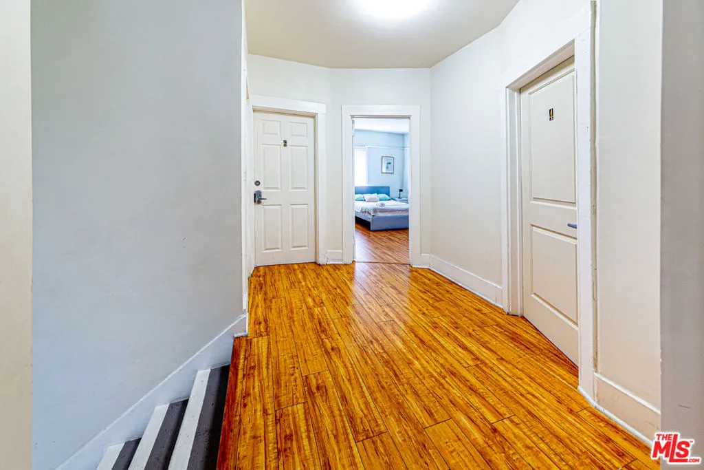 1717 Crenshaw Boulevard, Los Angeles, California 90019 home-pic-12