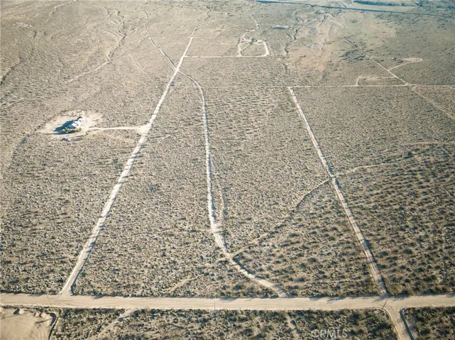 700 Shantung Road, Lucerne Valley, California 92356