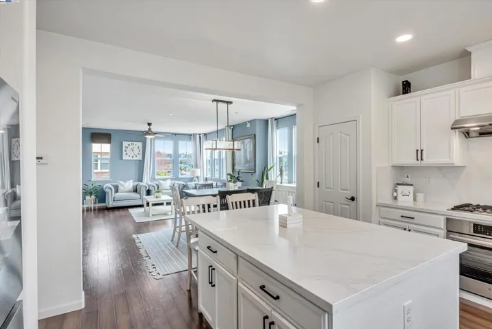 1253 George, Hayward, California 94541-4398