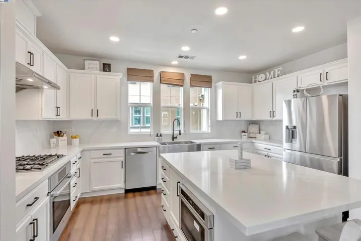 1253 George, Hayward, California 94541-4398