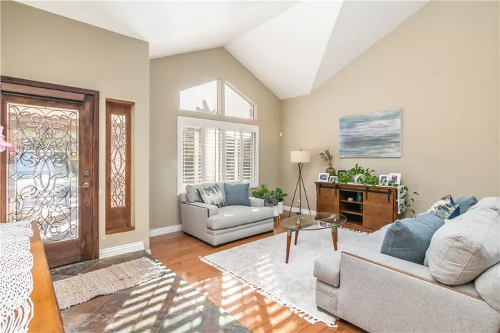2251 Whiteoak Lane, Corona, California 92882