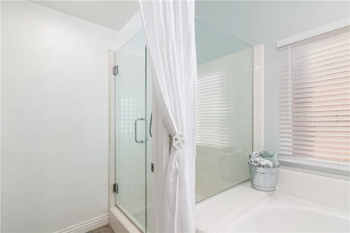 2251 Whiteoak Lane, Corona, California 92882