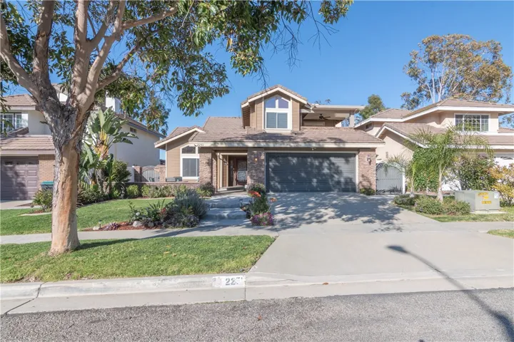 2251 Whiteoak Lane, Corona, California 92882