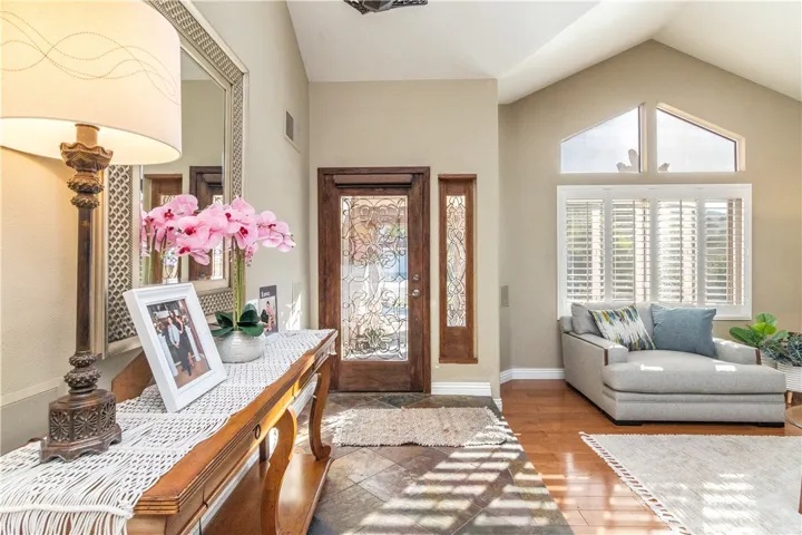 2251 Whiteoak Lane, Corona, California 92882