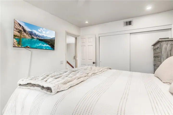 2251 Whiteoak Lane, Corona, California 92882