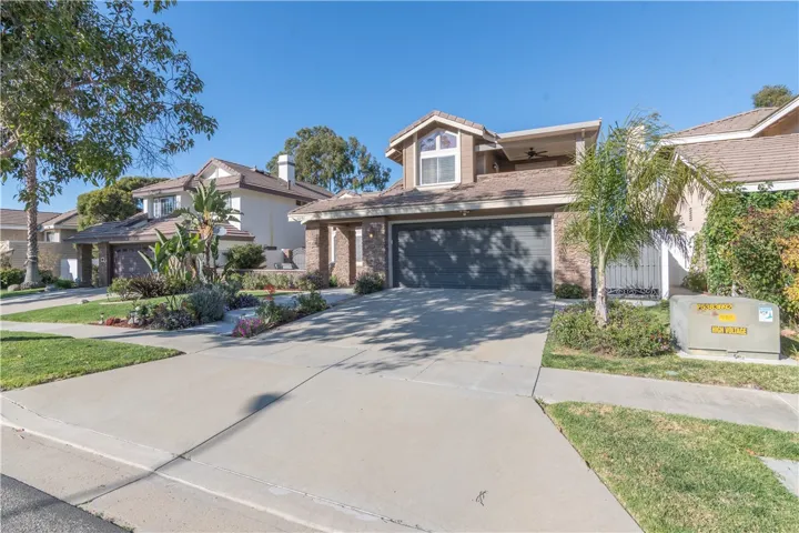 2251 Whiteoak Lane, Corona, California 92882
