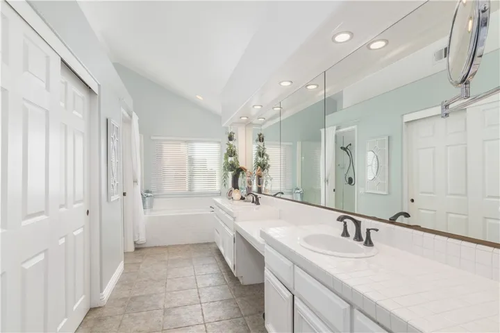 2251 Whiteoak Lane, Corona, California 92882