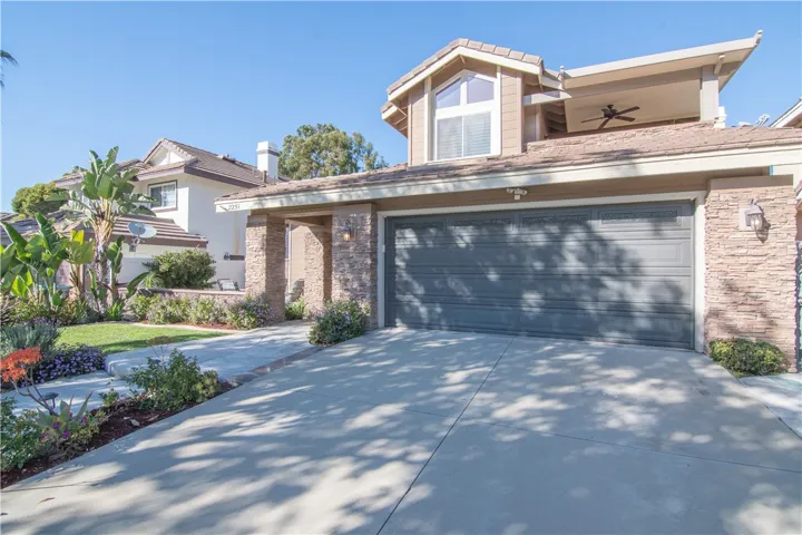 2251 Whiteoak Lane, Corona, California 92882