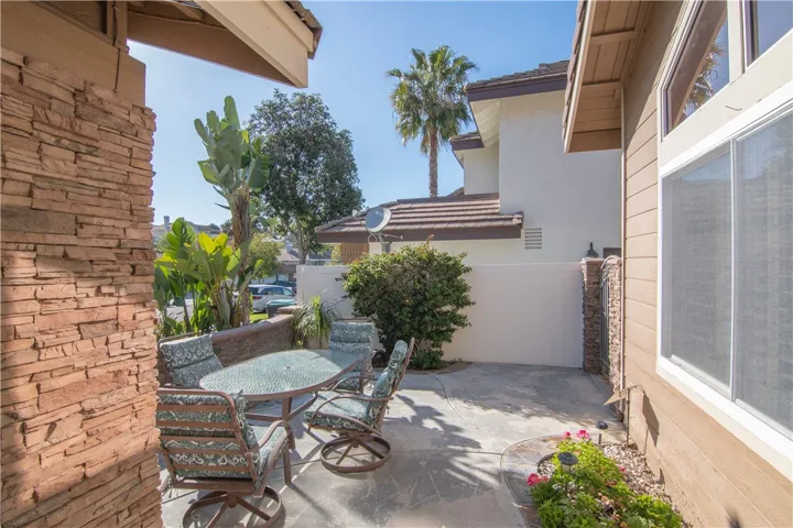 2251 Whiteoak Lane, Corona, California 92882