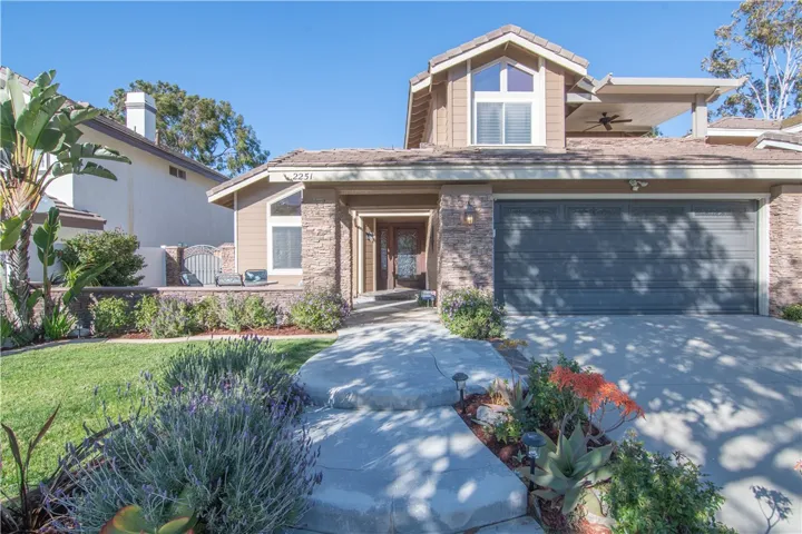 2251 Whiteoak Lane, Corona, California 92882
