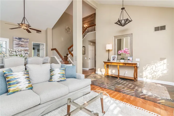 2251 Whiteoak Lane, Corona, California 92882