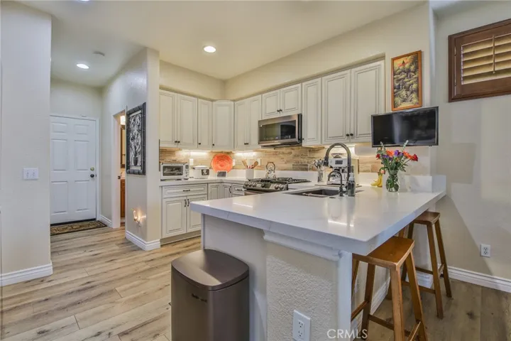 12822 Zinnea Avenue, Chino, California 91710