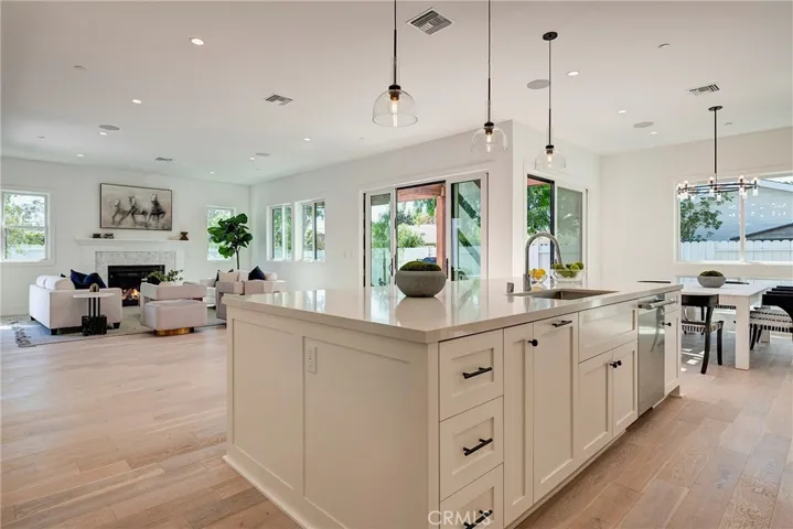 1405 Priscilla Lane, Newport Beach, California 92660