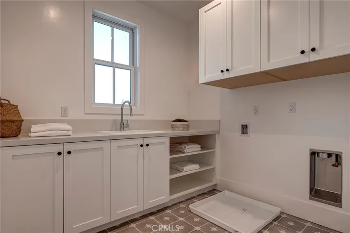 1405 Priscilla Lane, Newport Beach, California 92660