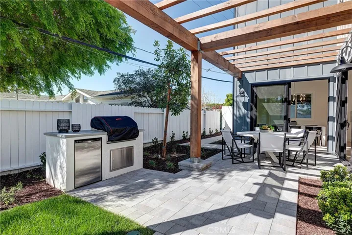 1405 Priscilla Lane, Newport Beach, California 92660